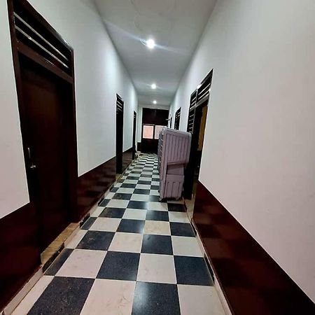 Satyakiran Hotell Bahora Exteriör bild